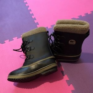 Kids Sorel waterproof boots size 6